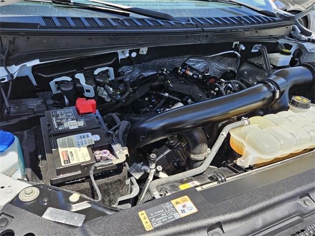 Photo of 2023 Oxford White Ford Expedition