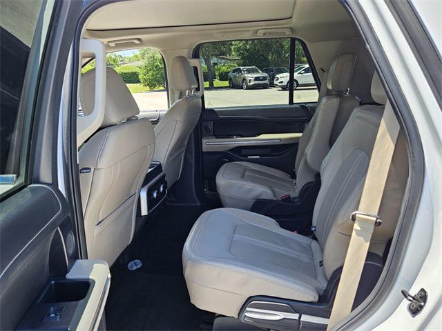 Photo of 2023 Oxford White Ford Expedition