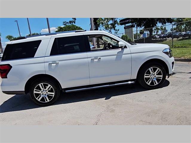 Photo of 2023 Oxford White Ford Expedition