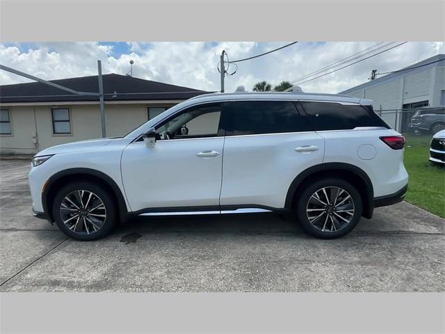 Photo of 2026 White INFINITI QX60