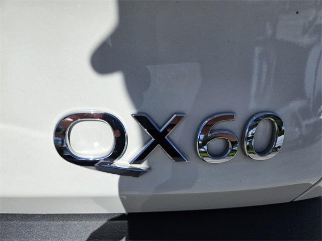 Photo of 2024 Majestic White INFINITI QX60