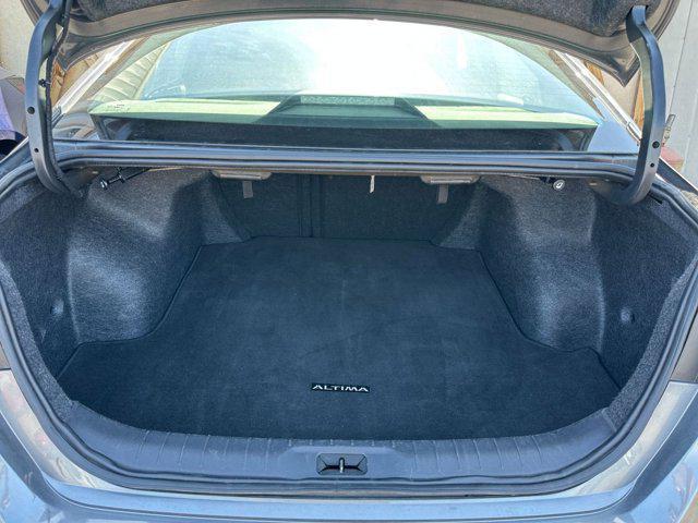 Photo of 2024 Gun Metallic Nissan Altima