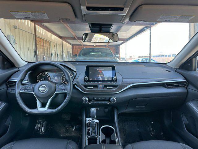 Photo of 2024 Gun Metallic Nissan Altima