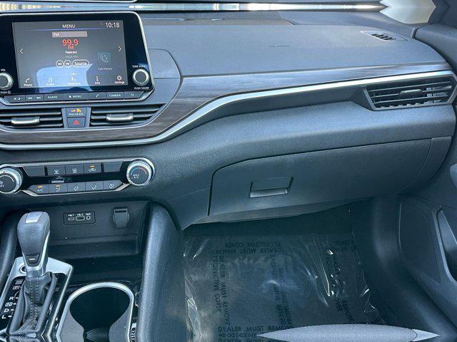 Photo of 2024 Gun Metallic Nissan Altima