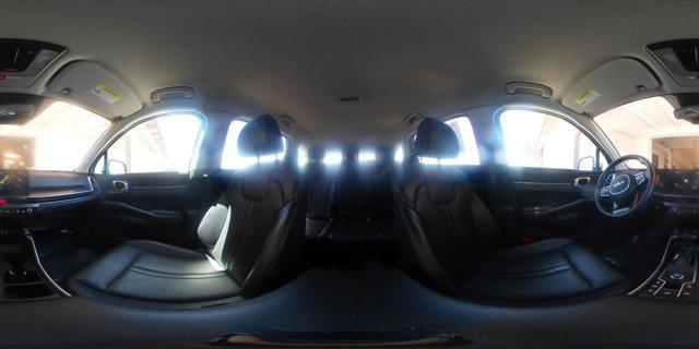 Photo of 2024 Glacial White Pearl Kia Sorento