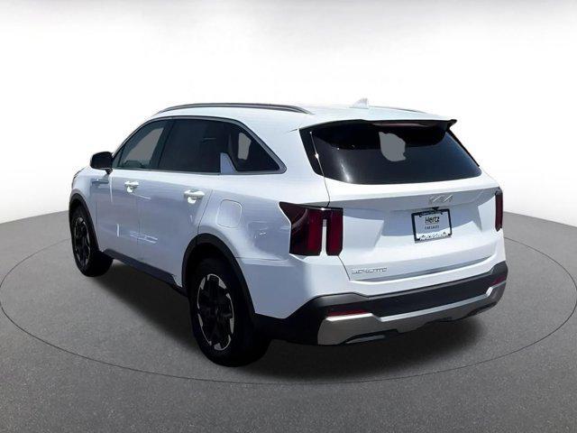 Photo of 2024 Glacial White Pearl Kia Sorento