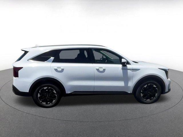 Photo of 2024 Glacial White Pearl Kia Sorento