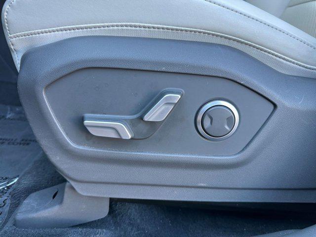 Photo of 2024 Phantom Black Hyundai SANTA FE
