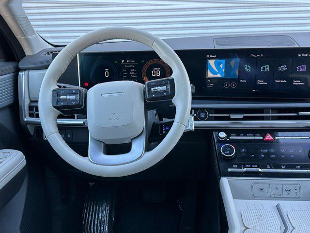 Photo of 2024 Phantom Black Hyundai SANTA FE