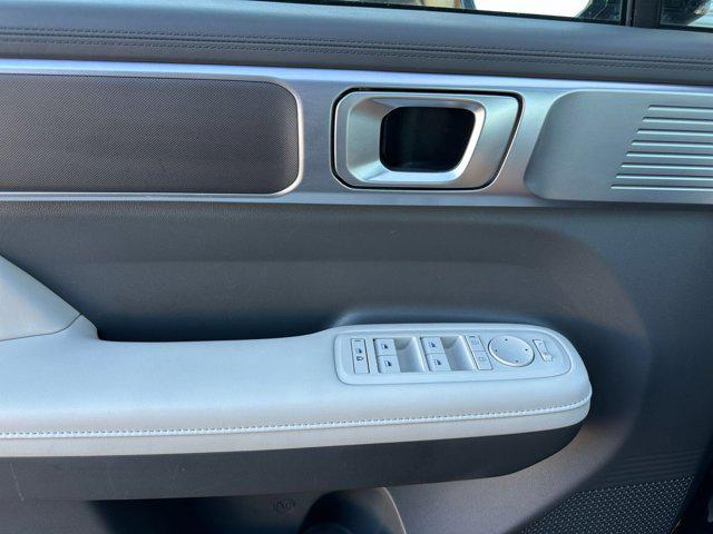 Photo of 2024 Phantom Black Hyundai SANTA FE