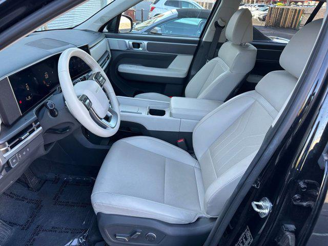 Photo of 2024 Phantom Black Hyundai SANTA FE