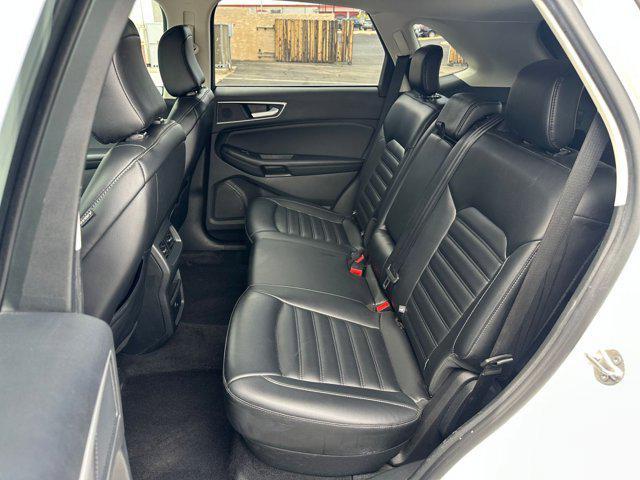 Photo of 2023 Oxford White Ford Edge