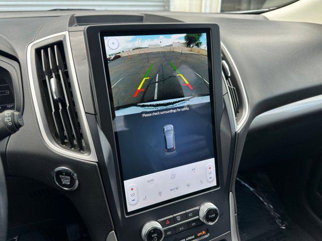 Photo of 2023 Oxford White Ford Edge