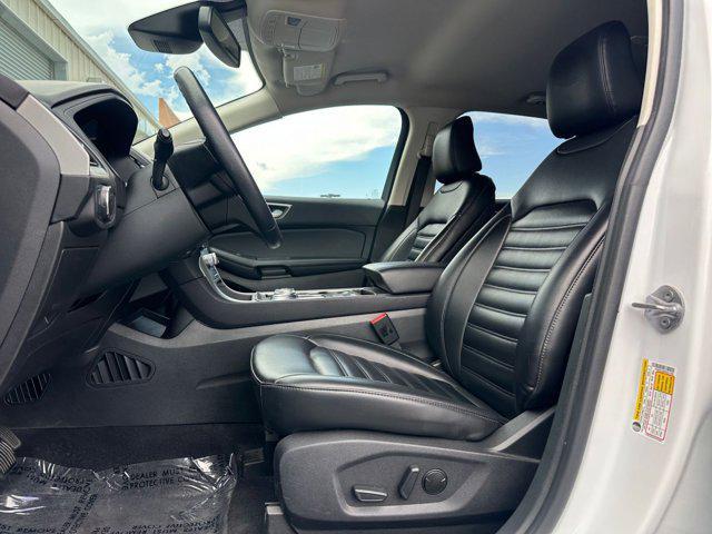 Photo of 2023 Oxford White Ford Edge