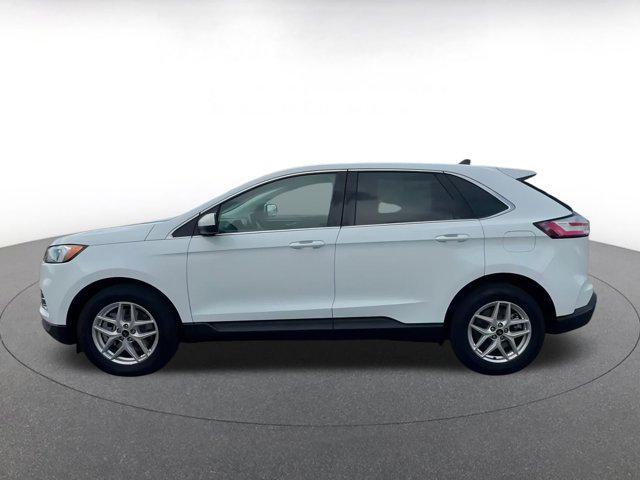 Photo of 2023 Oxford White Ford Edge