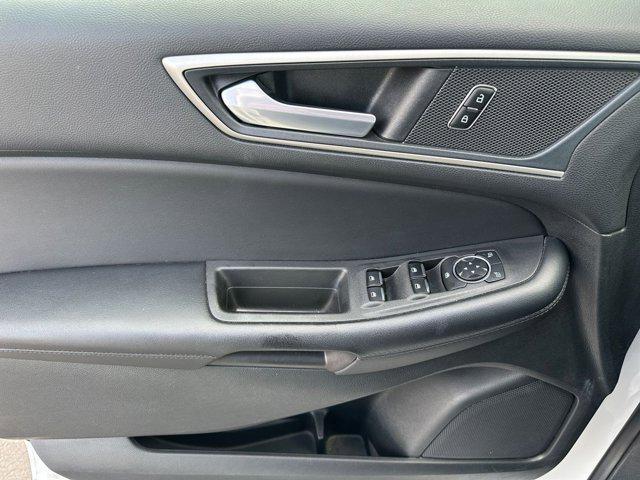 Photo of 2023 Oxford White Ford Edge