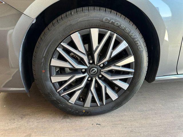 Photo of 2024 Gun Metallic Nissan Altima