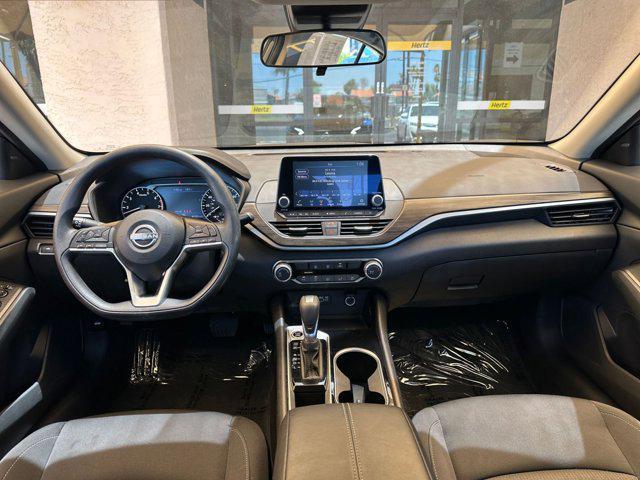 Photo of 2024 Gun Metallic Nissan Altima
