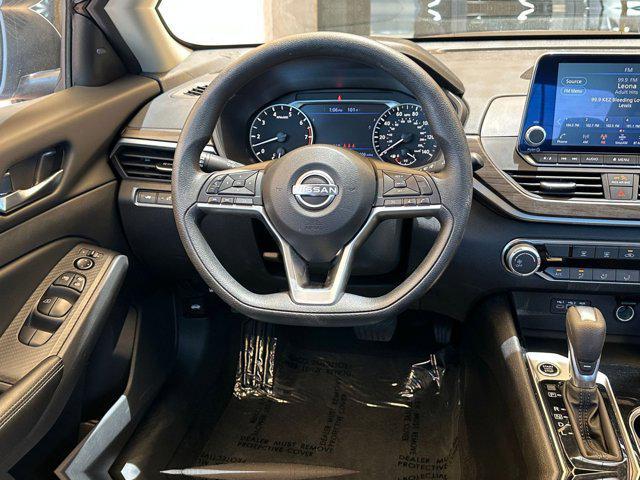 Photo of 2024 Gun Metallic Nissan Altima