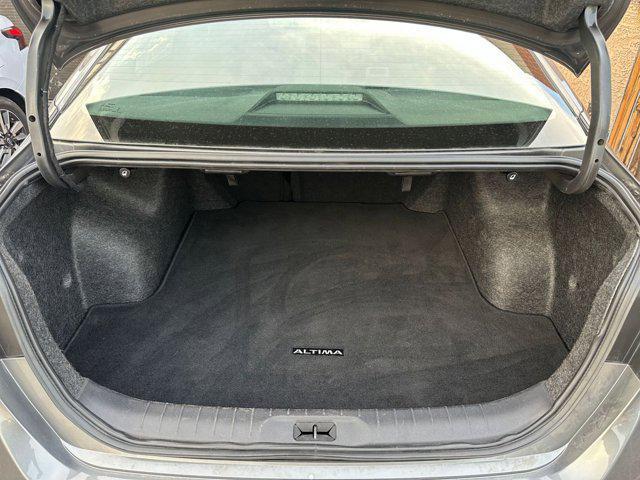 Photo of 2024 Gun Metallic Nissan Altima