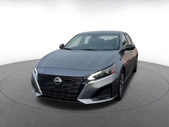Photo of 2024 Gun Metallic Nissan Altima