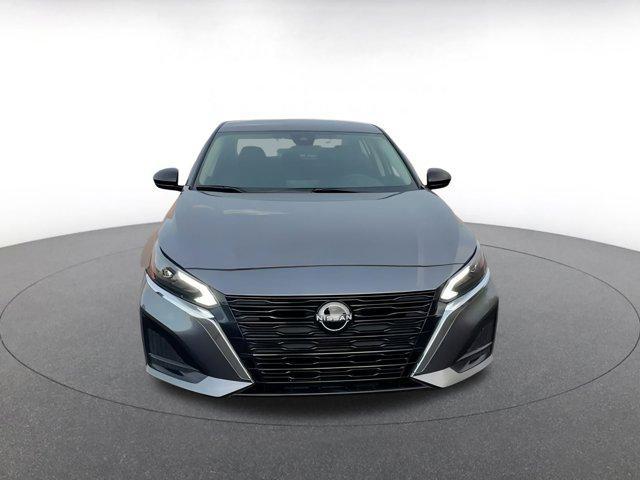 Photo of 2024 Gun Metallic Nissan Altima
