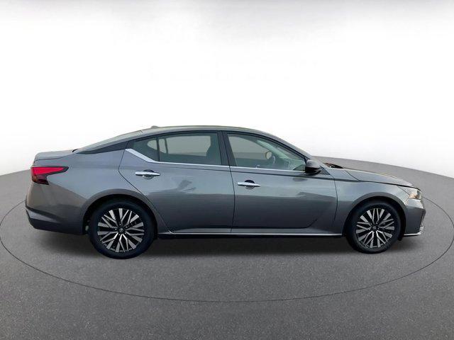 Photo of 2024 Gun Metallic Nissan Altima