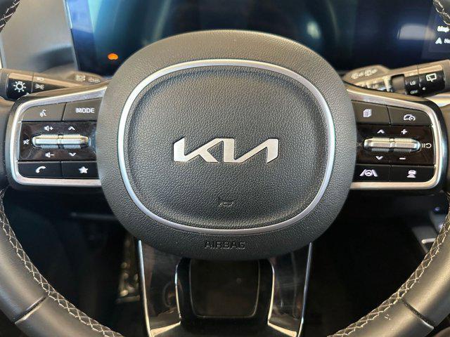 Photo of 2024 Glacial White Pearl Kia Sorento