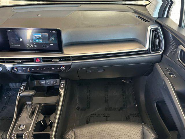 Photo of 2024 Glacial White Pearl Kia Sorento