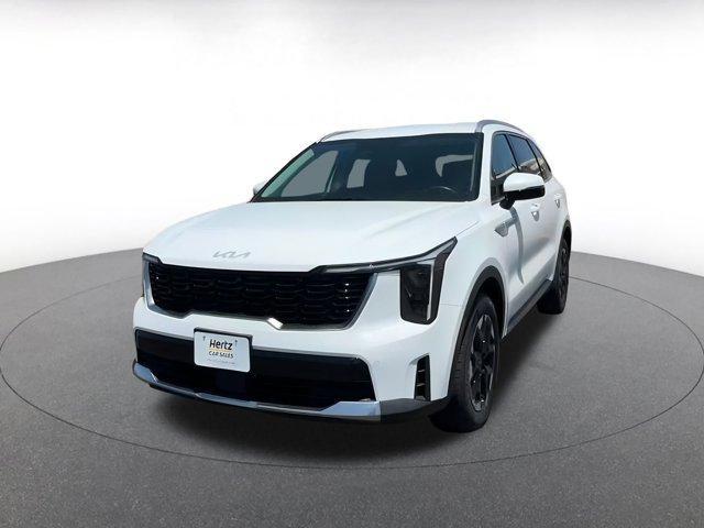 Photo of 2024 Glacial White Pearl Kia Sorento