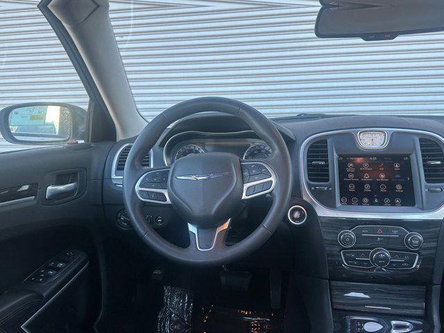 Photo of 2022 Bright White Clearcoat Chrysler 300