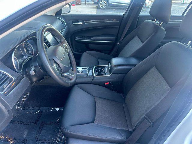 Photo of 2022 Bright White Clearcoat Chrysler 300