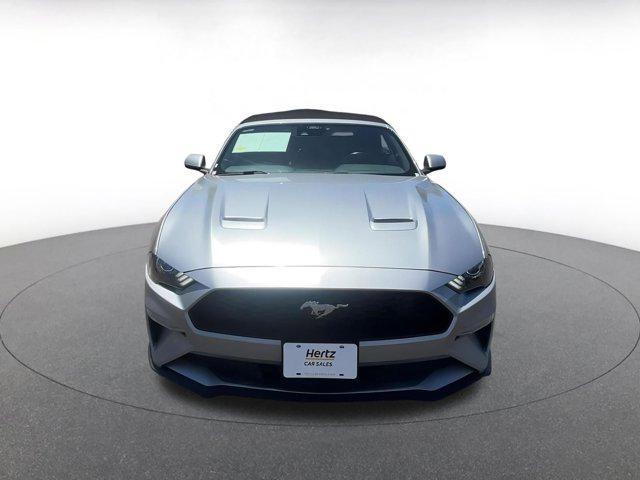 Photo of 2023 Iconic Silver Metallic Ford Mustang