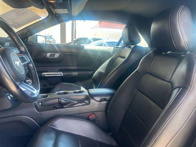 Photo of 2023 Iconic Silver Metallic Ford Mustang
