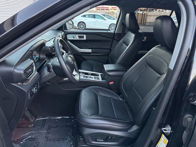 Photo of 2024 Agate Black Metallic Ford Explorer