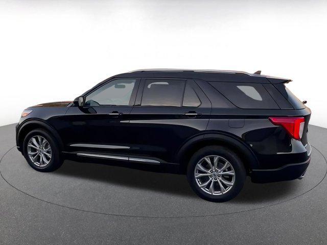 Photo of 2024 Agate Black Metallic Ford Explorer
