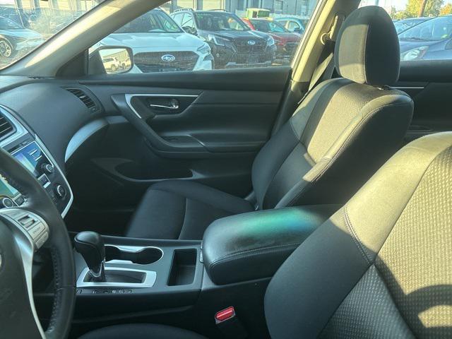 Photo of 2017 Brilliant Silver Metallic Nissan Altima