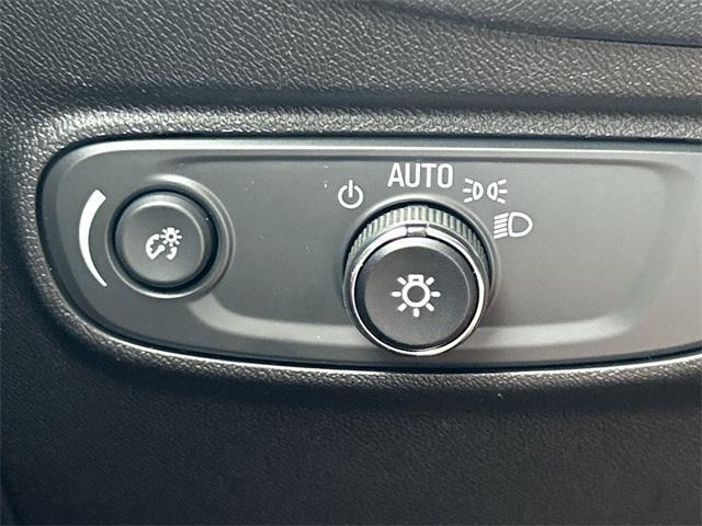 Photo of 2024 Summit White Chevrolet Equinox