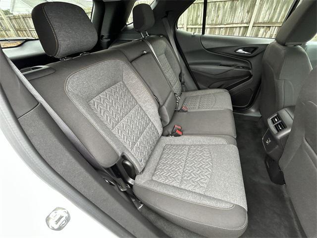Photo of 2024 Summit White Chevrolet Equinox