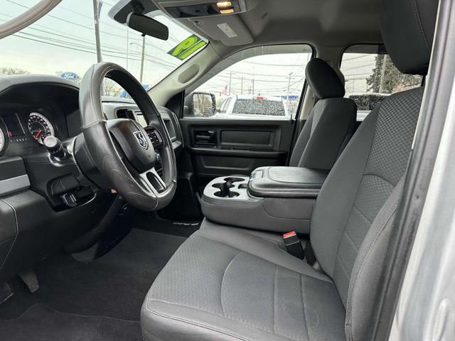 Photo of 2019 Bright Silver Metallic Clearcoat RAM 1500