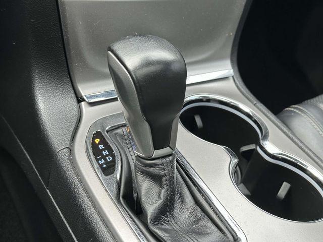 Photo of 2021 Bright White Clearcoat Jeep Grand Cherokee