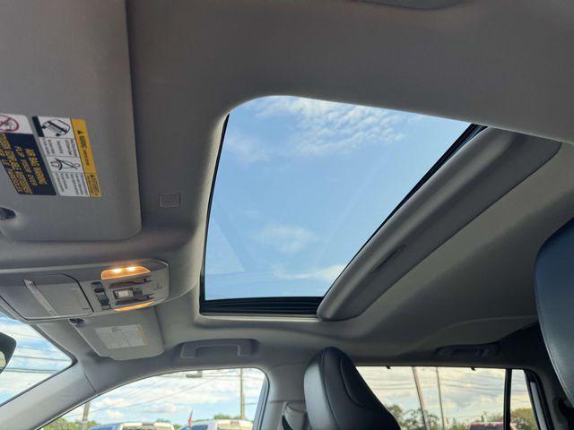 Photo of 2021 Blizzard Pearl Toyota Highlander