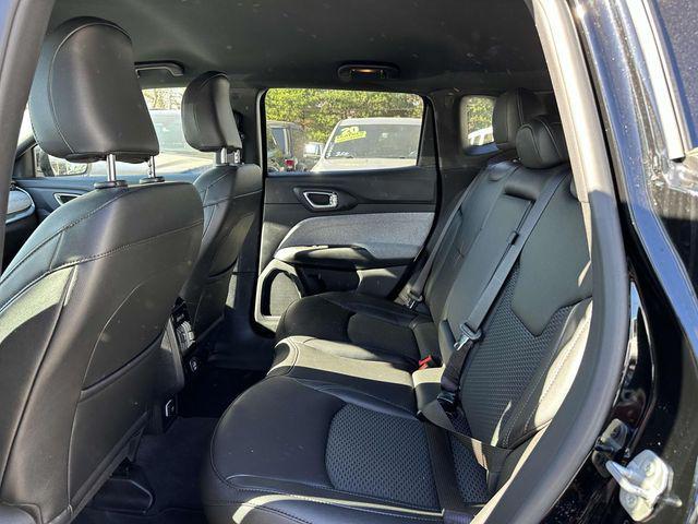 Photo of 2024 Diamond Black Crystal Pearlcoat Jeep Compass