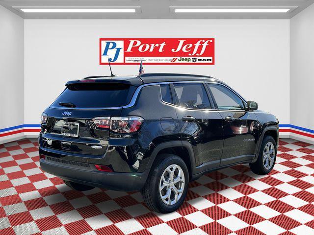 Photo of 2024 Diamond Black Crystal Pearlcoat Jeep Compass