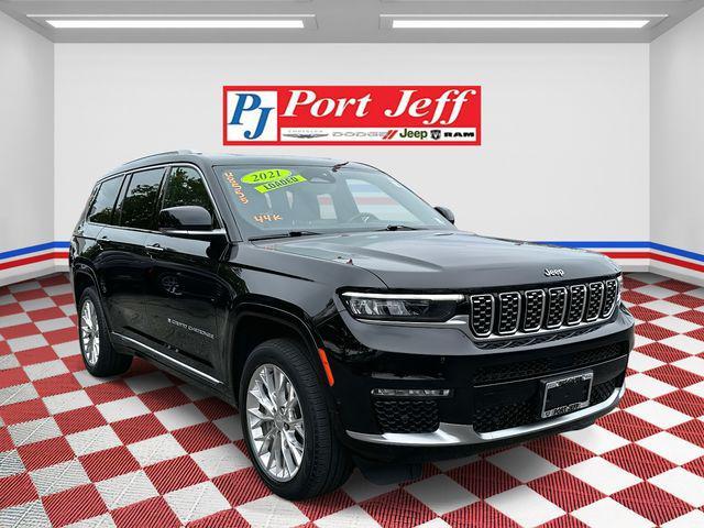 Photo of 2021 Diamond Black Crystal Pearlcoat Jeep Grand Cherokee L