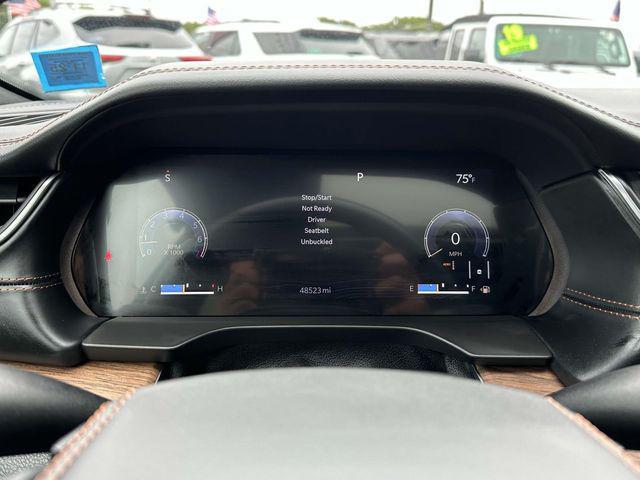 Photo of 2021 Diamond Black Crystal Pearlcoat Jeep Grand Cherokee L