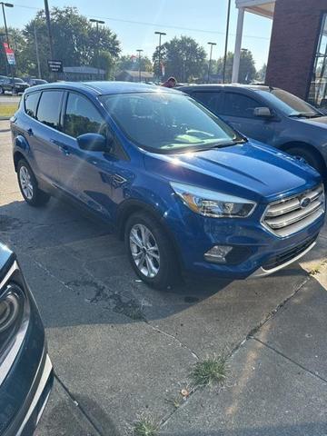 Photo of 2017 Lightning Blue Metallic Ford Escape