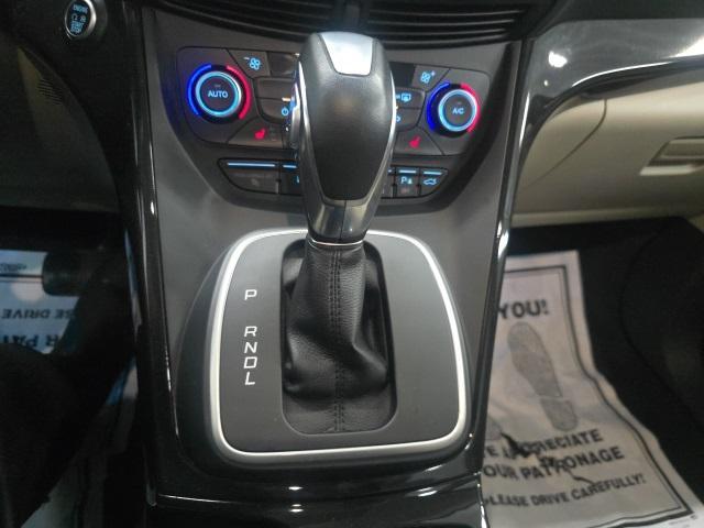 Photo of 2018 White Platinum Metallic Tri-Coat Ford C-Max Hybrid
