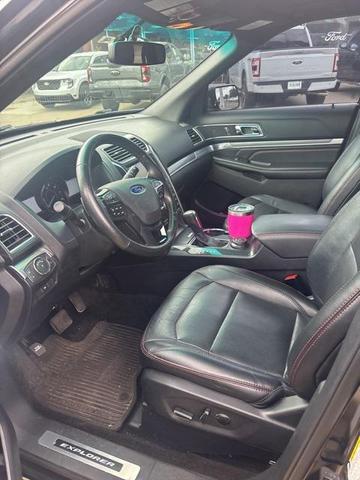 Photo of 2016 Shadow Black Ford Explorer