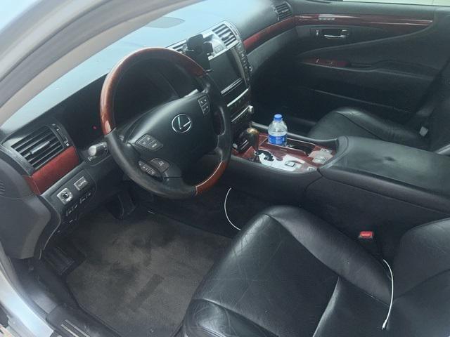 Photo of 2010 Mercury Metallic Lexus LS 460